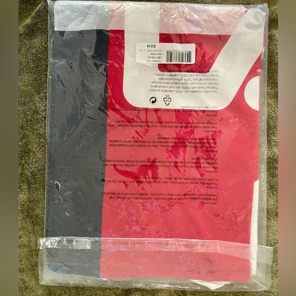 NWT bold color block Fila T-shirt - Picture 5 of 6
